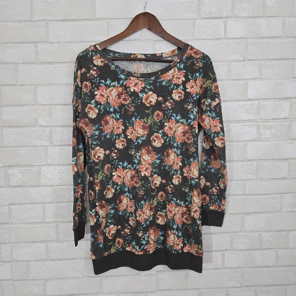 Kiss & Cry long sleeve floral top